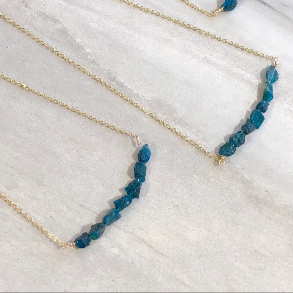 ❗️LAST❗️Raw Neon Blue Apatite Crystal Necklace - Picture 5 of 6